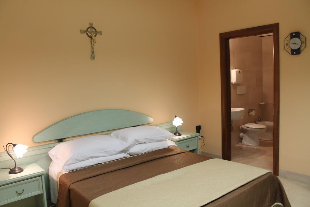 Villa Pinto Lucera Bagian luar foto